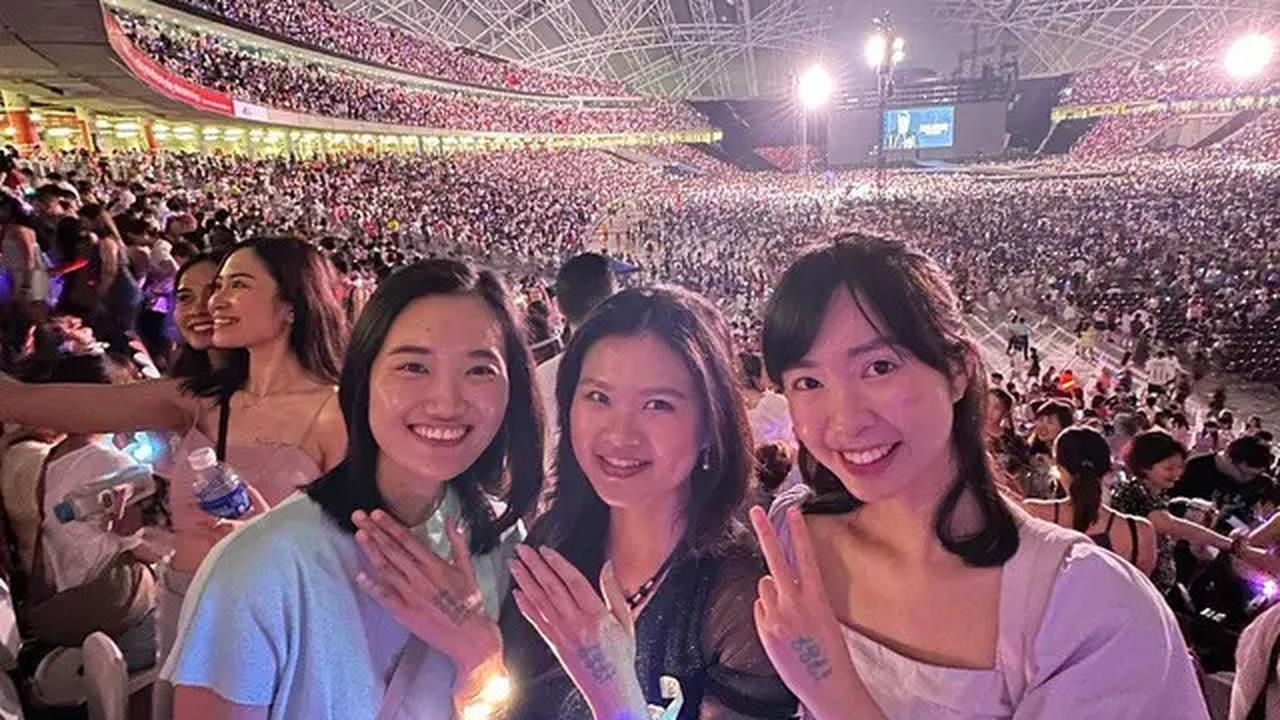 6 Potret Felicia Tissue Kenang Konser Taylor Swift di Singapura, Tepat Setahun Lalu