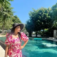 Pilihan Outfit Santai yang Tetap Elegan dan Ageless ala Titi Kamal (Instagram/@titi_kamall)