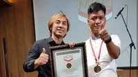 Anak Didik Berkebutuhan Khusus Chandra Drummer Eks Wong Pitoe Pecahkan Rekor MURI: Mainkan 37 Lagu Drum Tanpa Berhenti