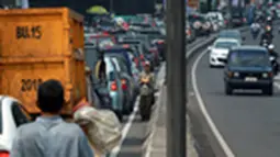 Kemacetan di Jembatan Layang Paopati 