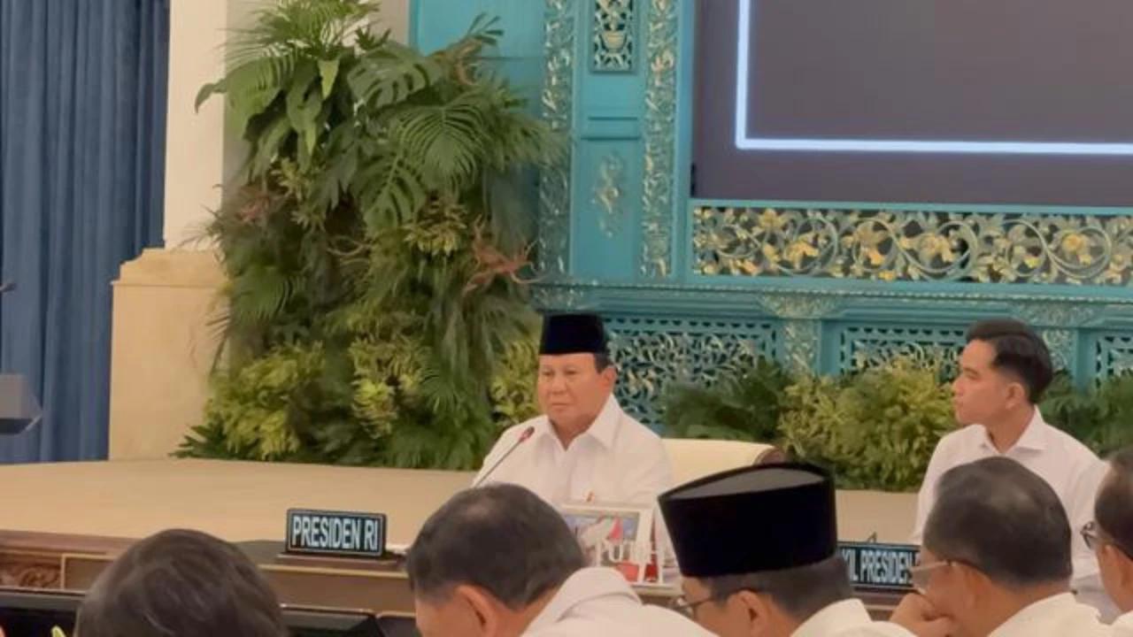 VIDEO: Prabowo Tegas Tolak Bantuan Asing "Saya Ditelpon Banyak Kepala Negara, Kami Mampu!"
