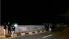 2 orang wanita menjadi korban begal di Jalan Layang Tomang, hingga Pemprov DKI Jakarta menawarkan relokasi untuk warga Kalijodo.

