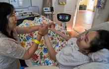 FOTO: Robin, Robot 'Gadis Kecil' yang Temani Pasien Anak di Rumah Sakit