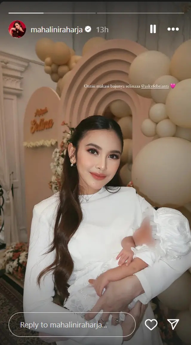 6 Potret gaya Mahalini di akikah anaknya, disebut seperti kakak adik saat gendong Selina