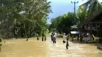 Banjir Masih Rendam Pandeglang, Aktivitas Warga Lumpuh