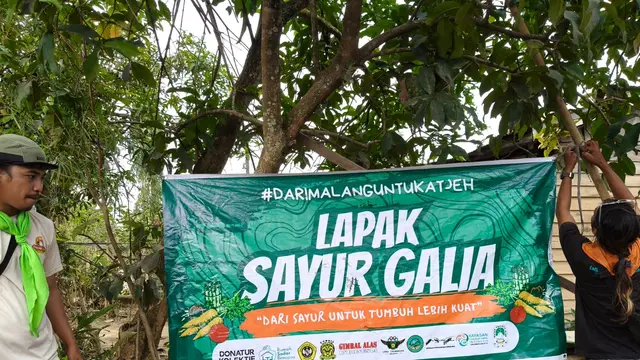 Senyum Ibu-ibu Korban Banjir Bandang Aceh Dapat Jatah di Lapak Sayur Galia, dari Wortel hingga Telur