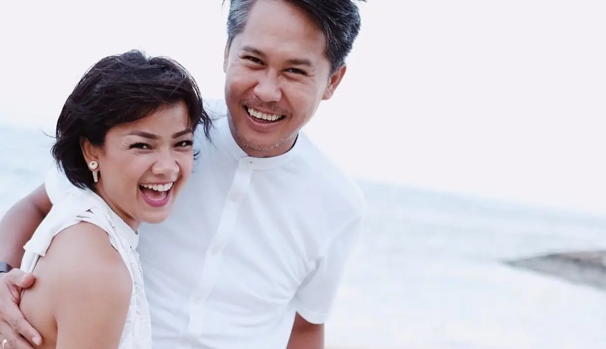 Nirina Zubir dan Ernest Cokelat (Instagram/nirinazubir_)