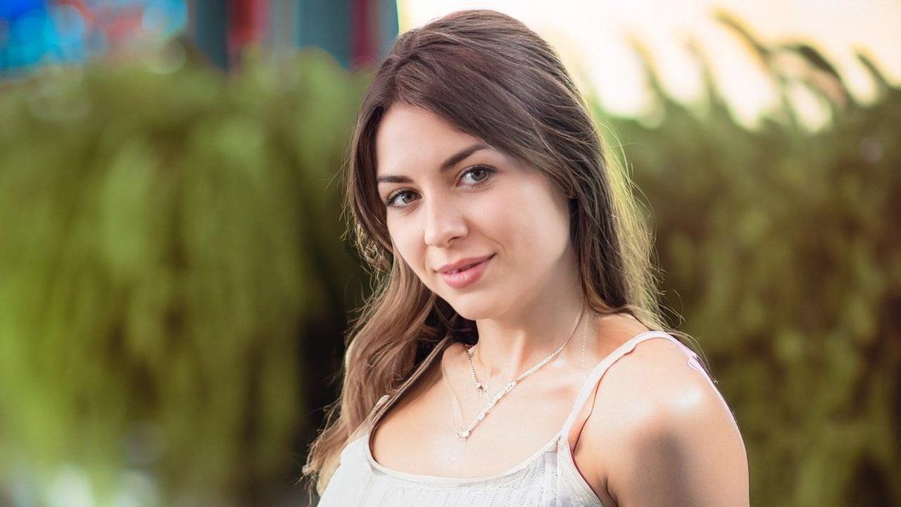 Beginilah jika AI diminta menggambarkan wanita cantik dari negara Albania.