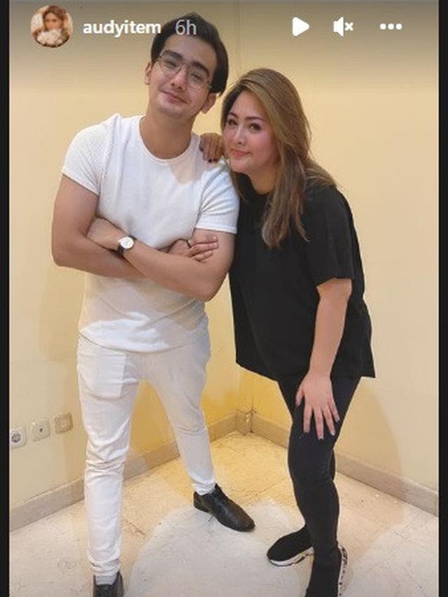 Audy Item di Lokasi Syuting Buku Harian Seorang Istri