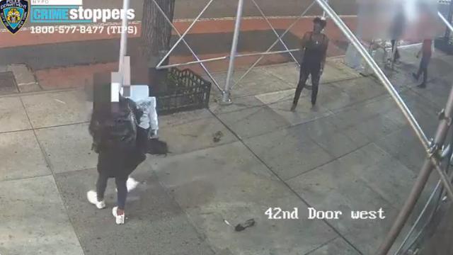 Wanita keturunan Asia diserang dengan palu di New York.