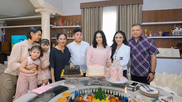 8 Potret Perayaan Ultah ke-14 Amora Lemos, Meriah Bersama Keluarga dan Sahabat