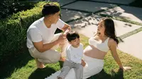 Potret Issa Xander Anak Sulung Nikita Willy Ngemong Adik Barunya, Bromance Menggemaskan