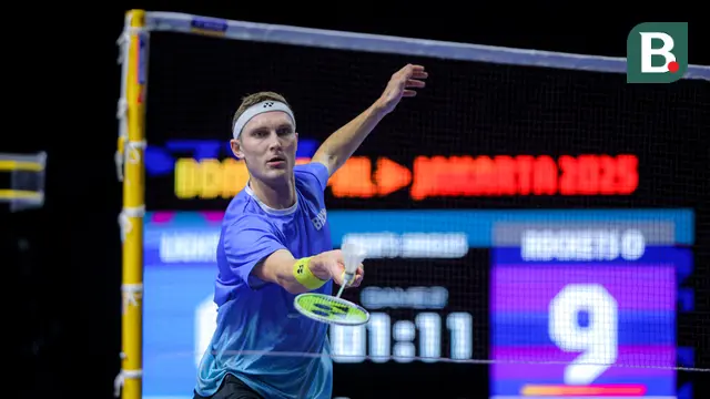 Foto: Viktor Axelsen Tak Berdaya di Tangan Kodai Naraoka dalam Laga Badminton XL 2025