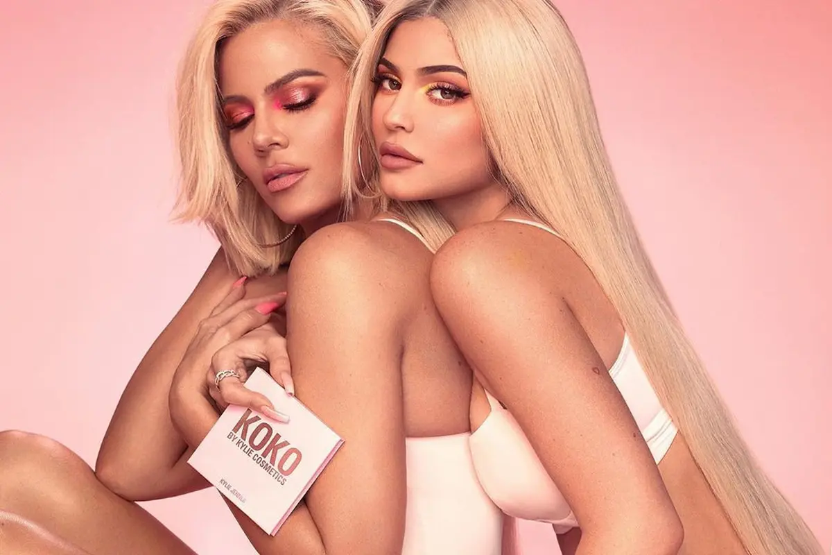 Kolaborasi Kosmetik Ketiga Kylie Jenner dan Khloe Kardashian, Akankah Punya Penggemar?
