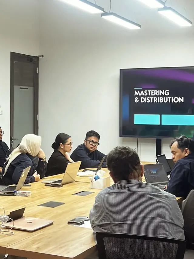 Prilly Latuconsina Rayakan Semua Versi Dirinya Pada Hari Kartini (Instagram/@prillylatuconsina96)