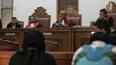 Hakim Ketua Achmad Guntur saat menghadiri sidang putusan kasus kepemilikan senjata api ilegal dan satwa liar terdakwa Gatot Brajamusti di Pengadilan Negeri Jakarta Selatan, Kamis (12/7). (Liputan6.com/Faizal Fanani)