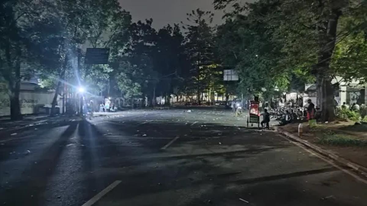 Kondisi Terkini Depan DPRD Jabar Setelah Pendemo Bubar
