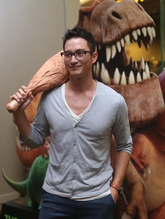 Tak hanya Mike Lewis yang bersemangat dengan niat baiknya mengajak si kecil untuk liburan bersama, rupanya Kenzou pun girang ketika diajak pergi ke Jepang bersama sang ayah. (Andy Masela/Bintang.com)