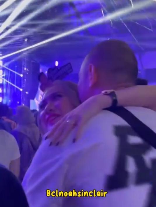 Terlihat kompak, Tiko dan BCL tak malu pamer kemesraan di depan publik. Keduanya bikin iri netizen. (Liputan6.com/IG/@itsmebcl)