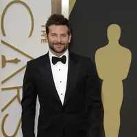 Keseriusan Bradley Cooper dalam hubungan asmaranya dengan mantan kekasih Cristiano Ronaldo tersebut diperlihatkan dengan mengajaknya bertemu dengan sang ibu, Gloria. (Bintang/EPA)