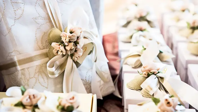 Selain Cincin Lamaran, 7 Isi Seserahan Pernikahan Ini Juga Wajib Dipersiapkan