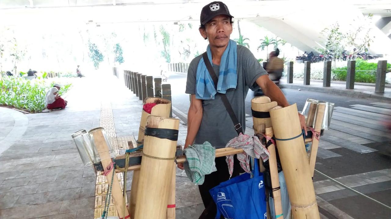Memburu Penjual Air Nira yang Makin Sulit Ditemui di Jakarta