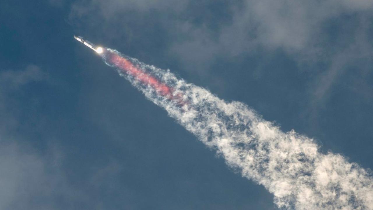 Dua uji terbang sebelumnya berujung pada kegagalan. Masing-masing roket Starship meledak sesaat setelah diluncurkan.