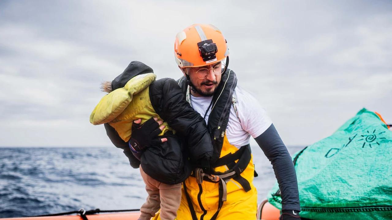 FOTO: Detik Detik Penyelamatan Migran di Laut Lepas Libya