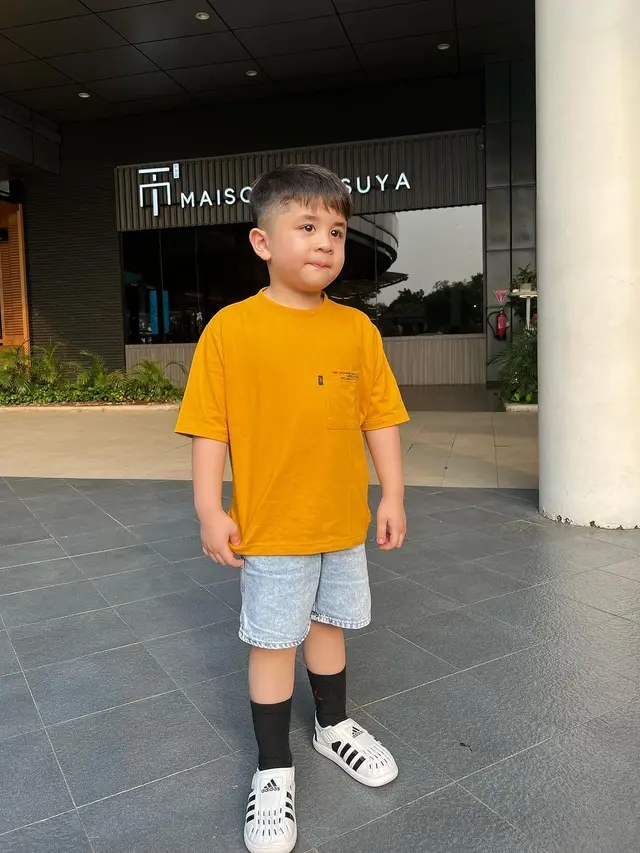 Foto-foto Abizard Kavin Suseno Anak Selvi Kitty dan Rangga Ilham yang Makin Ganteng