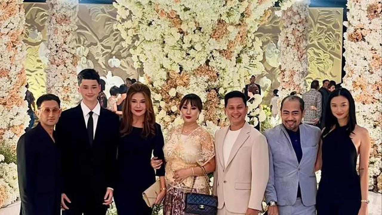 Tamara Bleszynski Berbusana Hitam di Pernikahan Anaknya, Teuku Rassya Jelaskan Duduk Perkara Baju