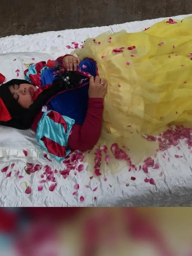 7 Potret Kekeyi Cosplay Jadi Sleeping Beauty Ini Curi Perhatian
