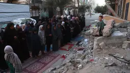Hal ini sesuai dengan pengumuman Mufti Besar Palestina, Syaikh Muhammad Hussein. (Eyad BABA/AFP)