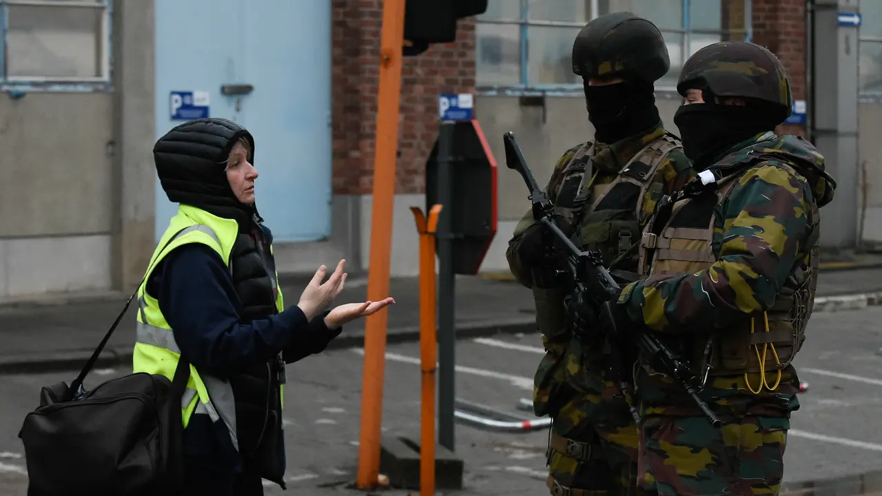 20160323-Pasca Serangan Teror, Pasukan Keamanan Belgia Fokus Buru Pelaku