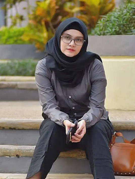 (Instagram/zeezeeshahab)