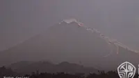 Merapi Luncurkan Awan Panas Sejauh 2.000 Meter