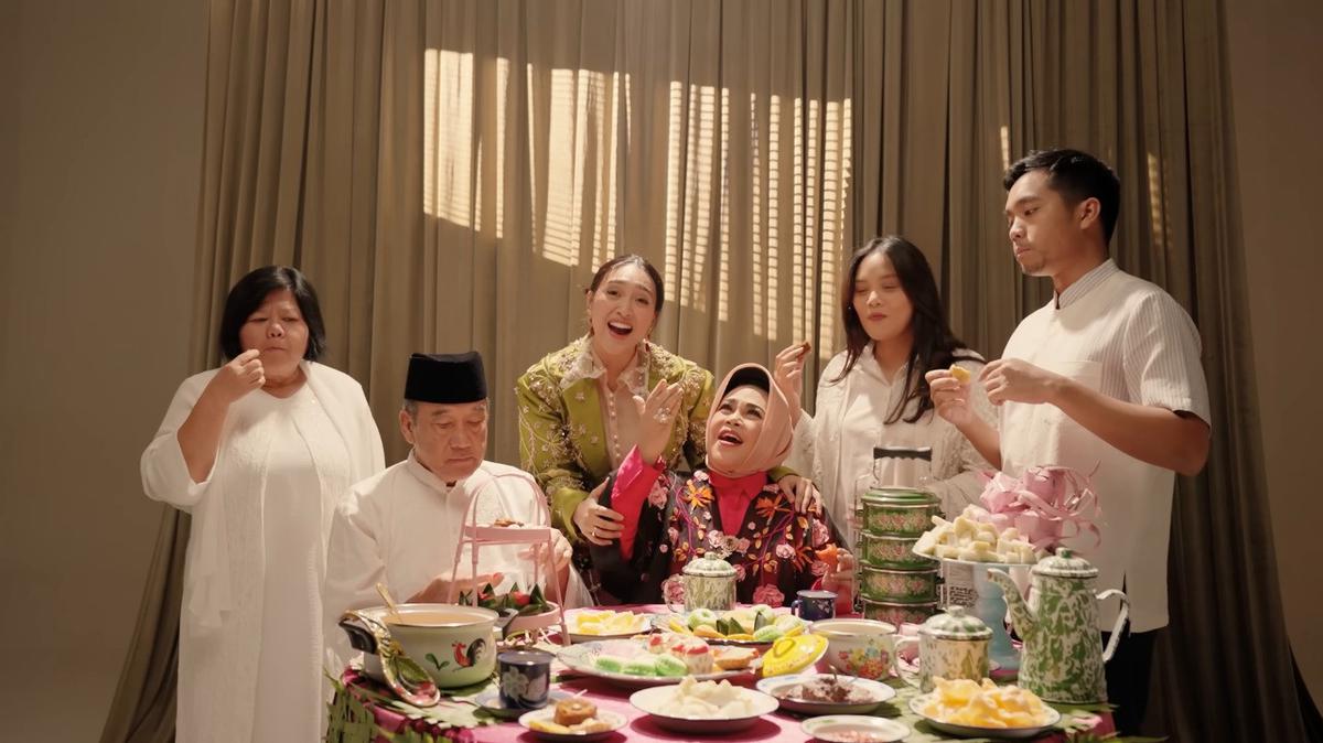 Kolaborasi Pertama Hetty Koes Endang dan Putrinya Afifah Yusuf, Lagu THR Jadi Teman Lebaran