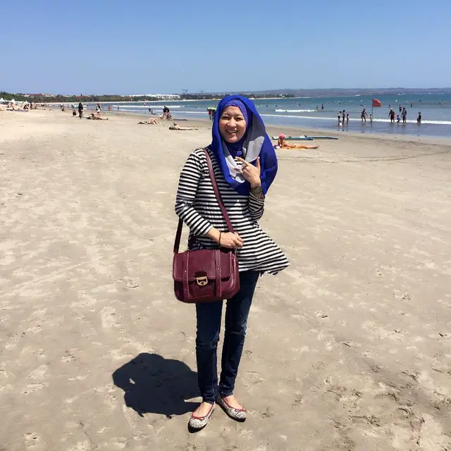 Ternyata Mualaf Sejak SMP, Ini 6 Potret Lawas Okie Agustina di Awal Berhijab