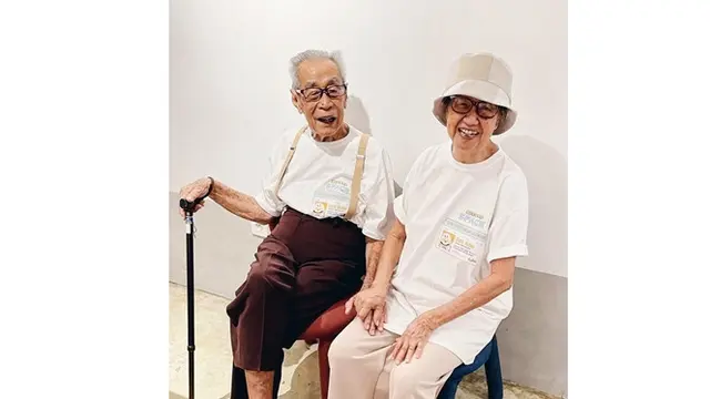 6 Potret Mesra Kakek dan Nenek yang Sudah 60 Tahun Menikah, Bukti Cinta Sejati
