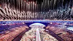 Pesta kembang api ikut memeriahkan Olimpiade 2016 di Rio de Janeiro, Brasil, (5/8). Pesta kembang api dan persembahan luar biasa dari penari dan musisi Brasil ini memberikan pesan dunia untuk melestarikan lingkungan.(REUTERS/Pawel Kopczynski)