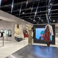 Toko ZARA Terbaru di Plaza Indonesia. [Anisha/Fimela]
