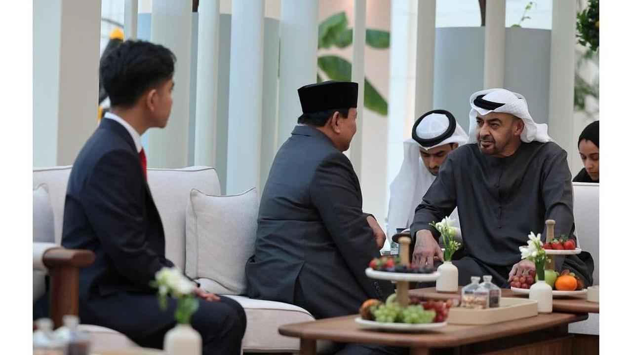 VIDEO: Respons Kejutan Presiden MBZ Saat Prabowo Kenalkan Gibran "Saya Tahu Orang ini"