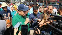 Menteri Perdagangan RI, Agus Suparmanto saat blusukan di pasar Sido Makmur Blora (Liputan6.com/Ahmad Adirin)