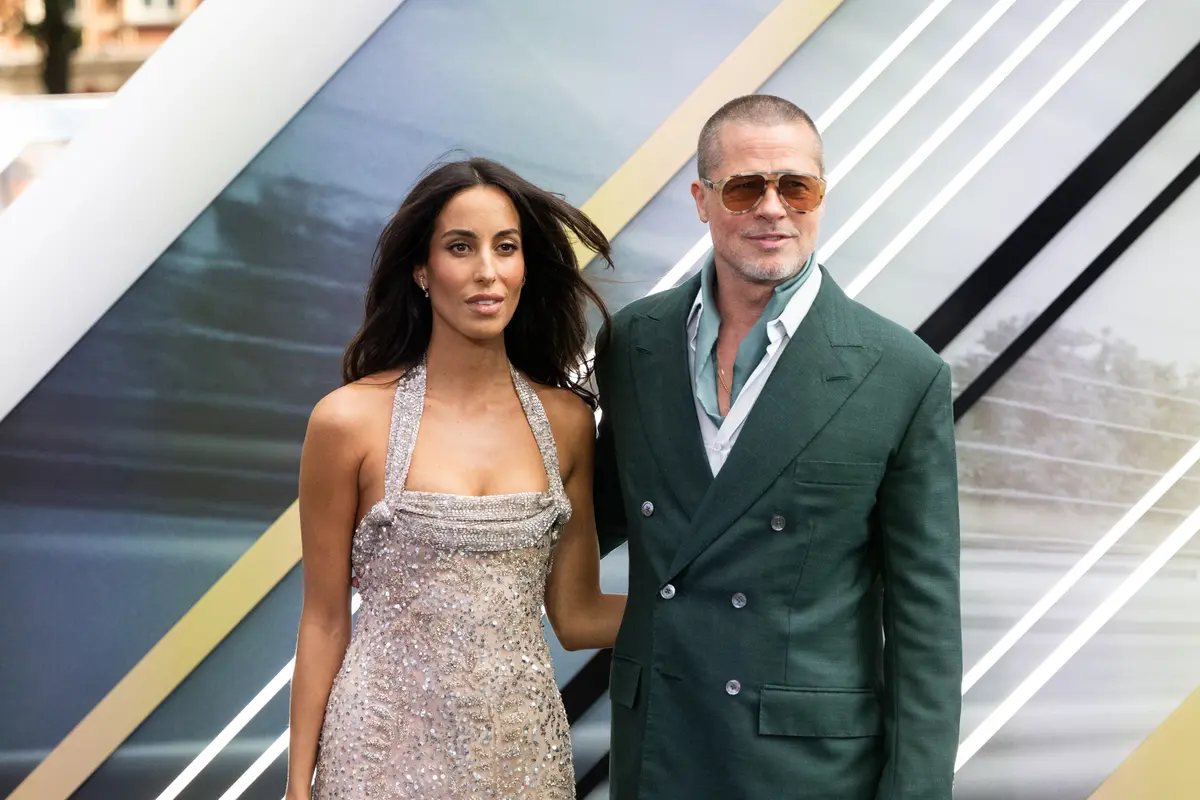 Tampil Nyaris Botak, Gaya Terbaru Brad Pitt Hadiri Premiere Film Formula 1 Bersama Sang Kekasih Ines de Ramon