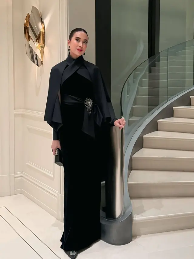 7 Potret Widiyanti Putri Wardhana Menteri Pariwisata RI dengan Style Outfit Modern, Penuh Pesona (credit: instagram.com/widi.wardhana).