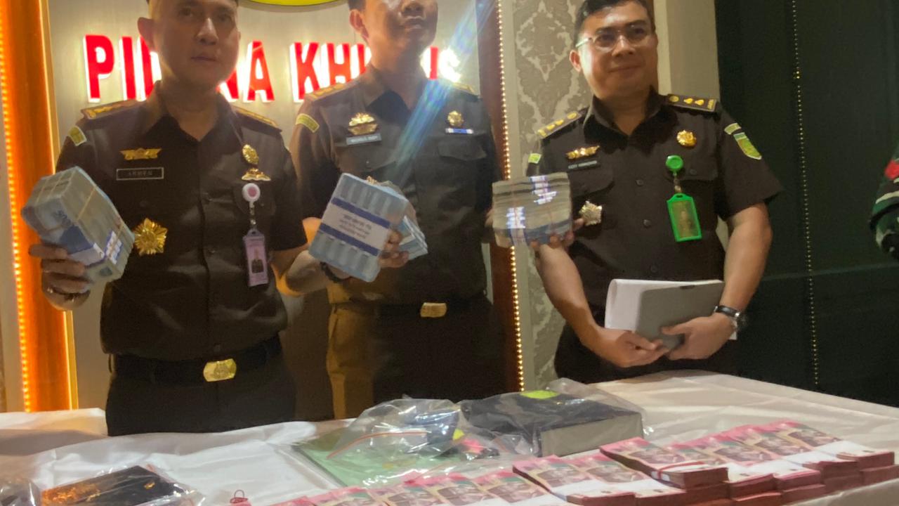 Perempuan Manager Bank Pelat Merah Tilap Dana Nasabah hingga Rugikan Negara Rp17 Miliar