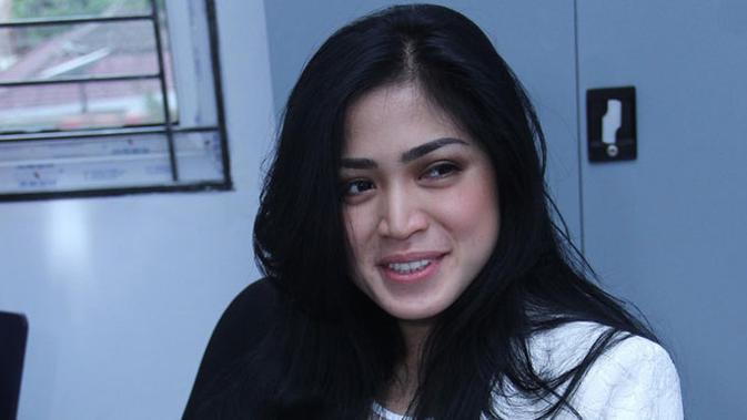 Ada Cincin  Misterius di Jari Jessica  Iskandar  Punya Siapa 