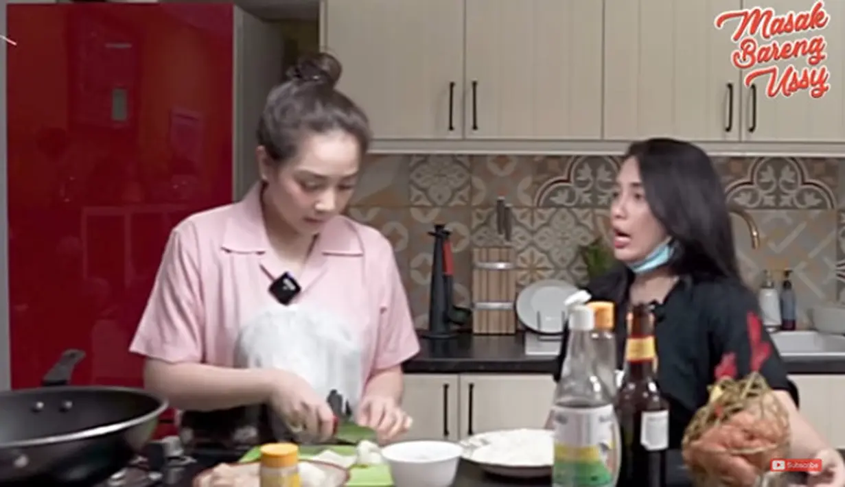 Nagita Slavina dan Ussy Sulistiawaty (Youtube/Ussy Andhika Official)