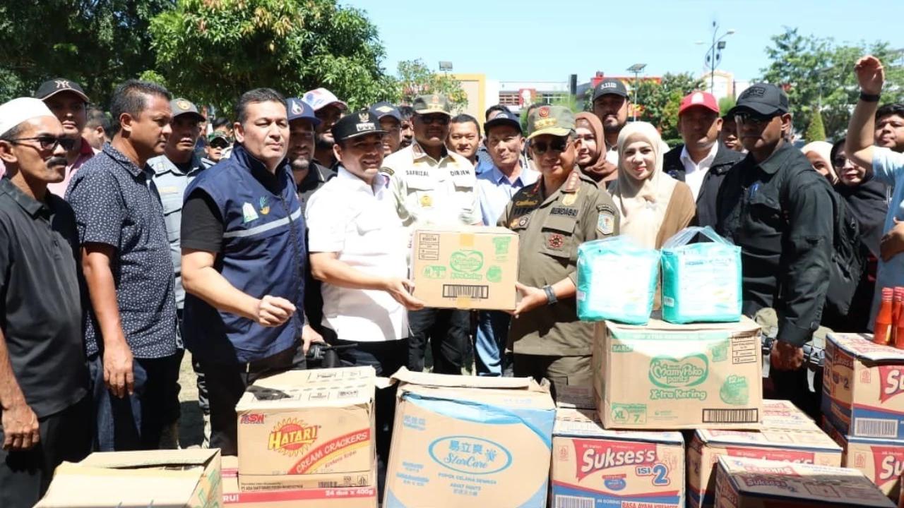 Turun ke Lhokseumawe, Mendagri Cek Infrastruktur Vital dan Salurkan Bantuan