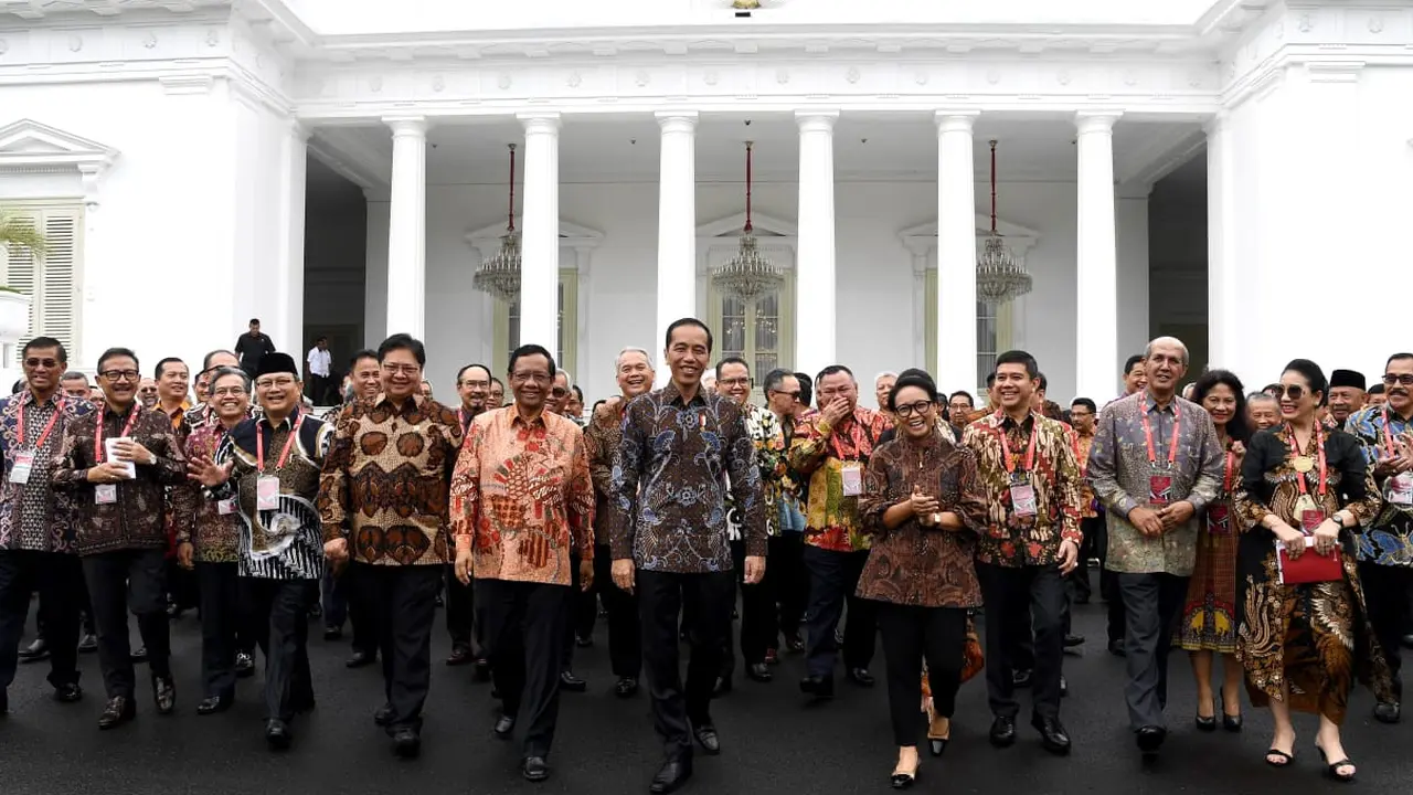 Presiden Jokowi bersama dengan para Kepala Perwakilan RI dengan Kemlu mengadakan rapat kerja di Istana Negara (9/1).
