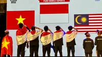 Tim Indonesia 2 yang terdiri dari SVAFVEL, Ryzen, GenFos, Luxxy, Jayden, dan S1nyo, berhasil menyabet medali emas cabor esports untuk nomor PUBG Mobile Beregu pada SEA Games 2021. (Istimewa)